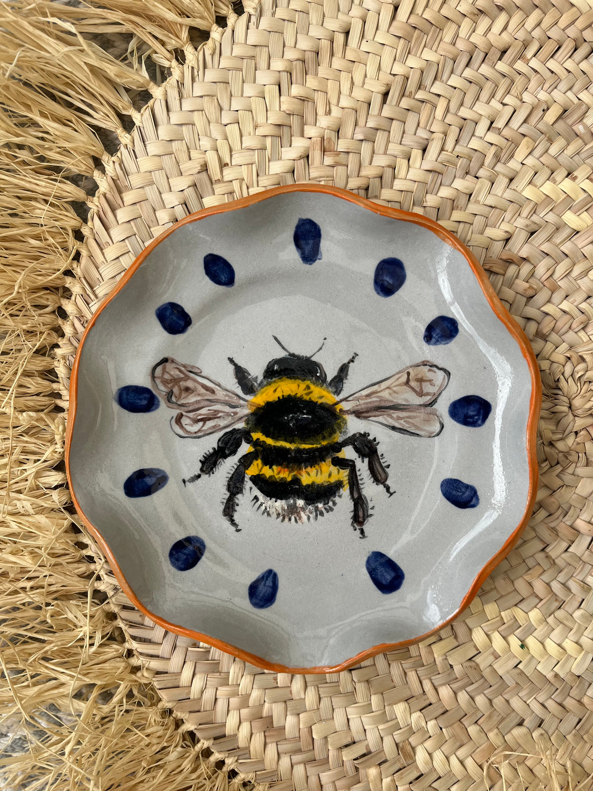 Bumblebee with orange wiggles