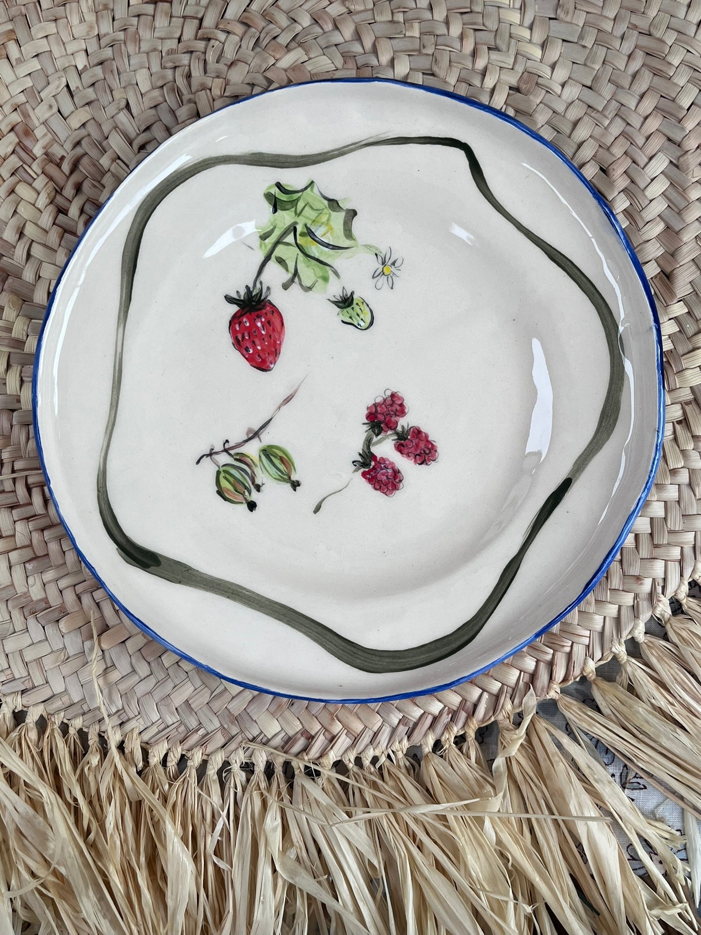 Summer berries / Smooth edge